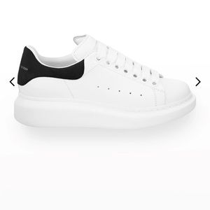Alexander McQueen - oversized sneaker